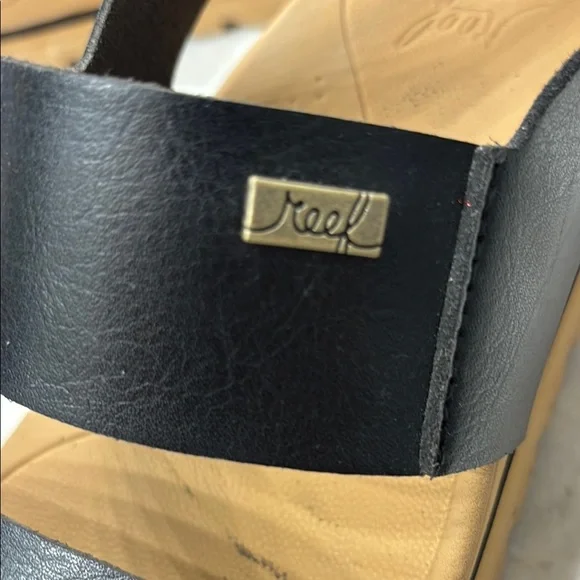 Black and Tan Strappy Sandals - Picture 4 of 4